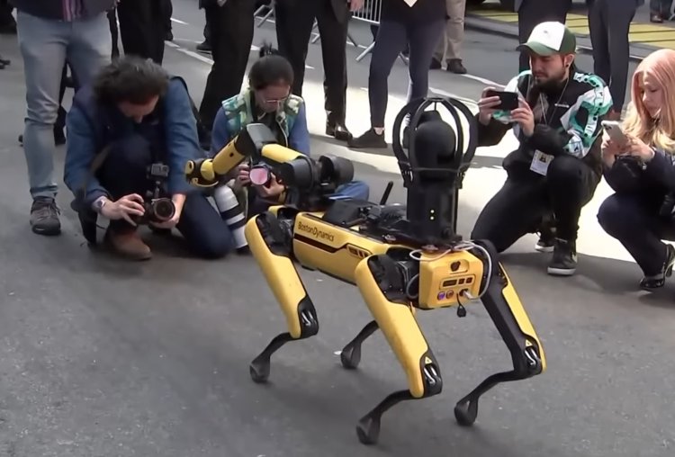 SUA: Departamentul de Poliție din New York a anunțat că va introduce roboți printre efectivele sale