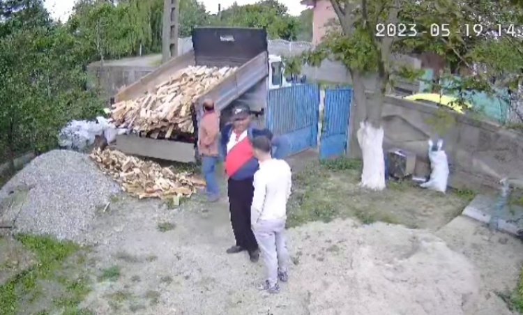Cum sunt înșelați românii prin metoda „cutiuța” sau „cuptorul” - Escrocheria cu lemne de foc, patentată de vânzătorii impostori