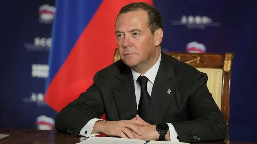 Dmitri Medvedev avertizează: Primirea Ucrainei în NATO ar însemna „Al treilea război mondial!”